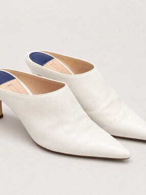 Stuart Weitzman Mira Off-White Leather Pointed Toe Kitten Heel Mules 8.5